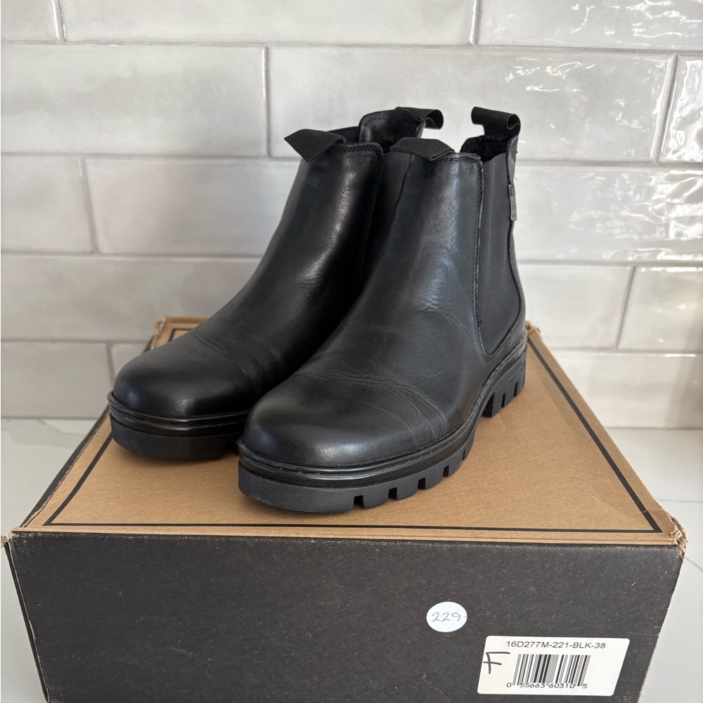 Bulle Black Leather Pull On Ankle
Boots Size 8 / 38 BNIB